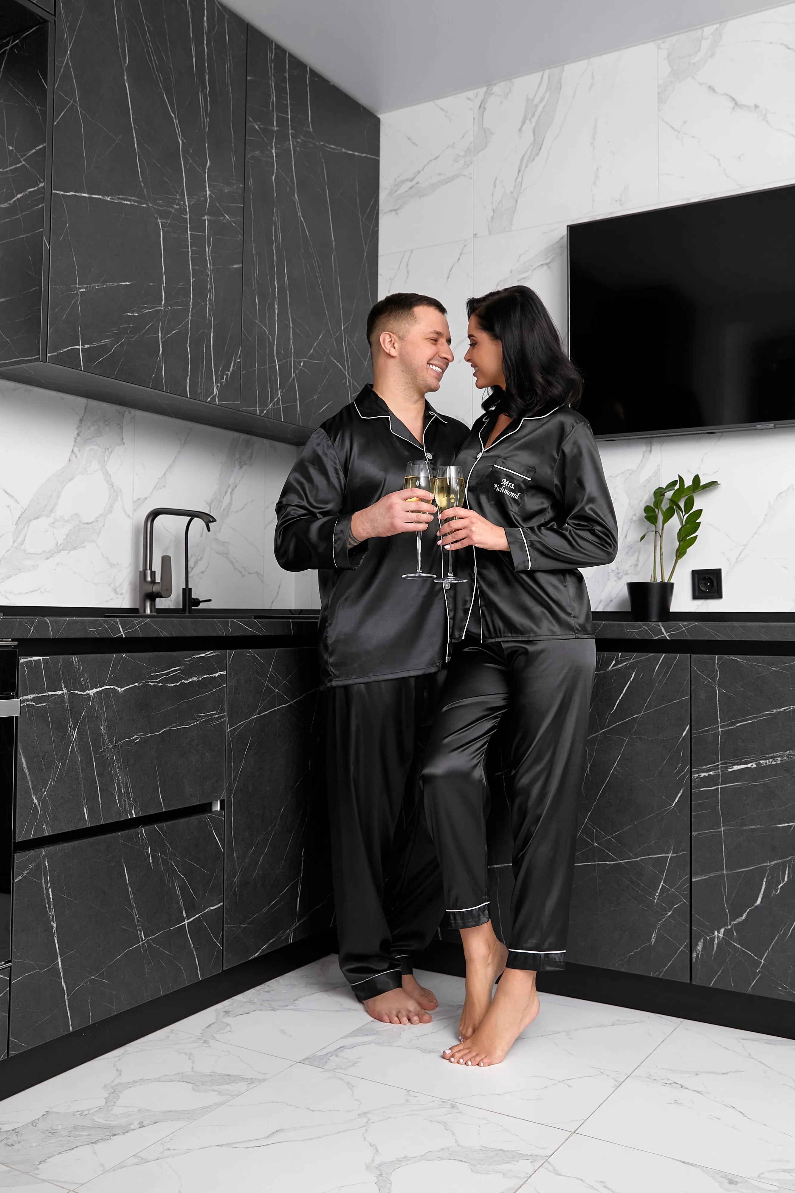 Groom and Bride Pajamas, Groomsmen and Bridesmaids Pajamas - Long   Long