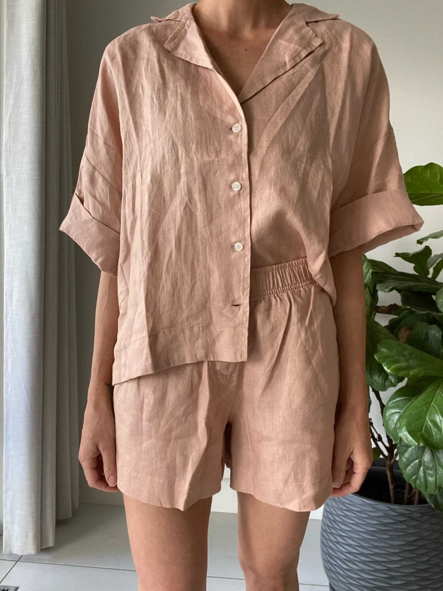 NUDE LOUNGE LINEN SHORT CLAY