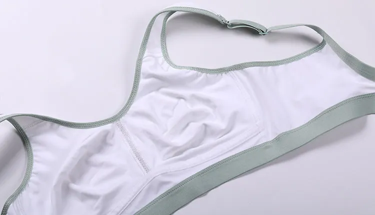 Plus size lightweight wireless medium impact non-padded sports bra (Size 32/70C - 44/100F)