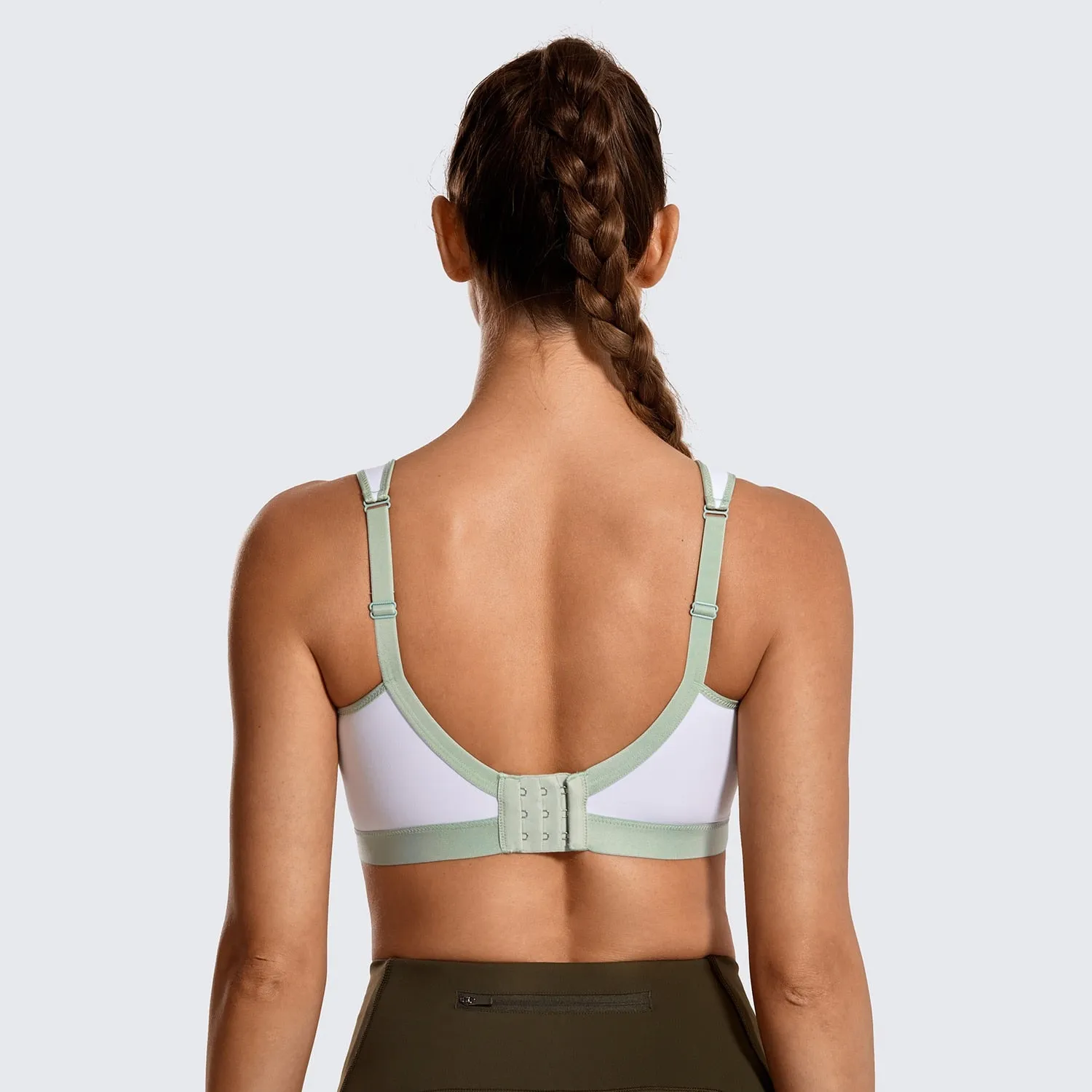 Plus size lightweight wireless medium impact non-padded sports bra (Size 32/70C - 44/100F)